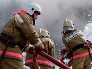 Мужчина пострадал при пожаре в 2-этажном строении во Владивостоке 