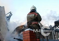 Потушен пожар в трехквартирном доме в кемеровском поселке Раздольный